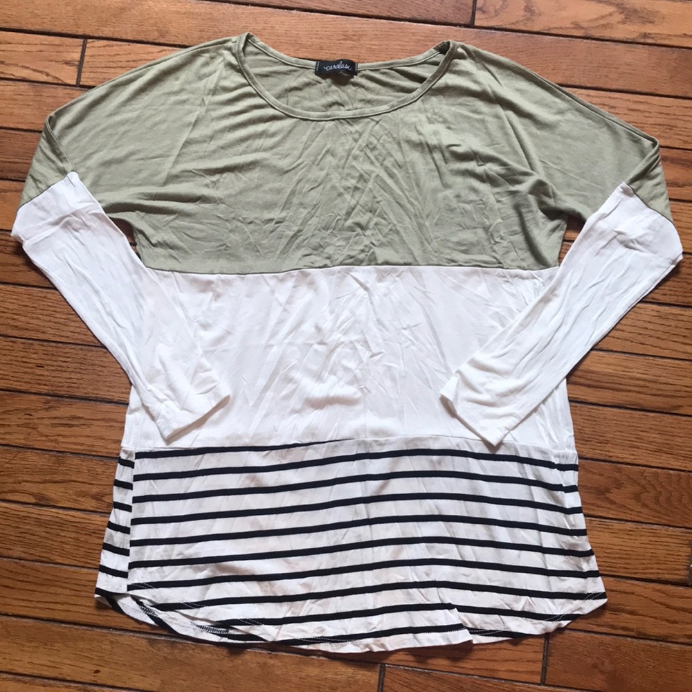 Long sleeved tee w/ color block and striped detail
